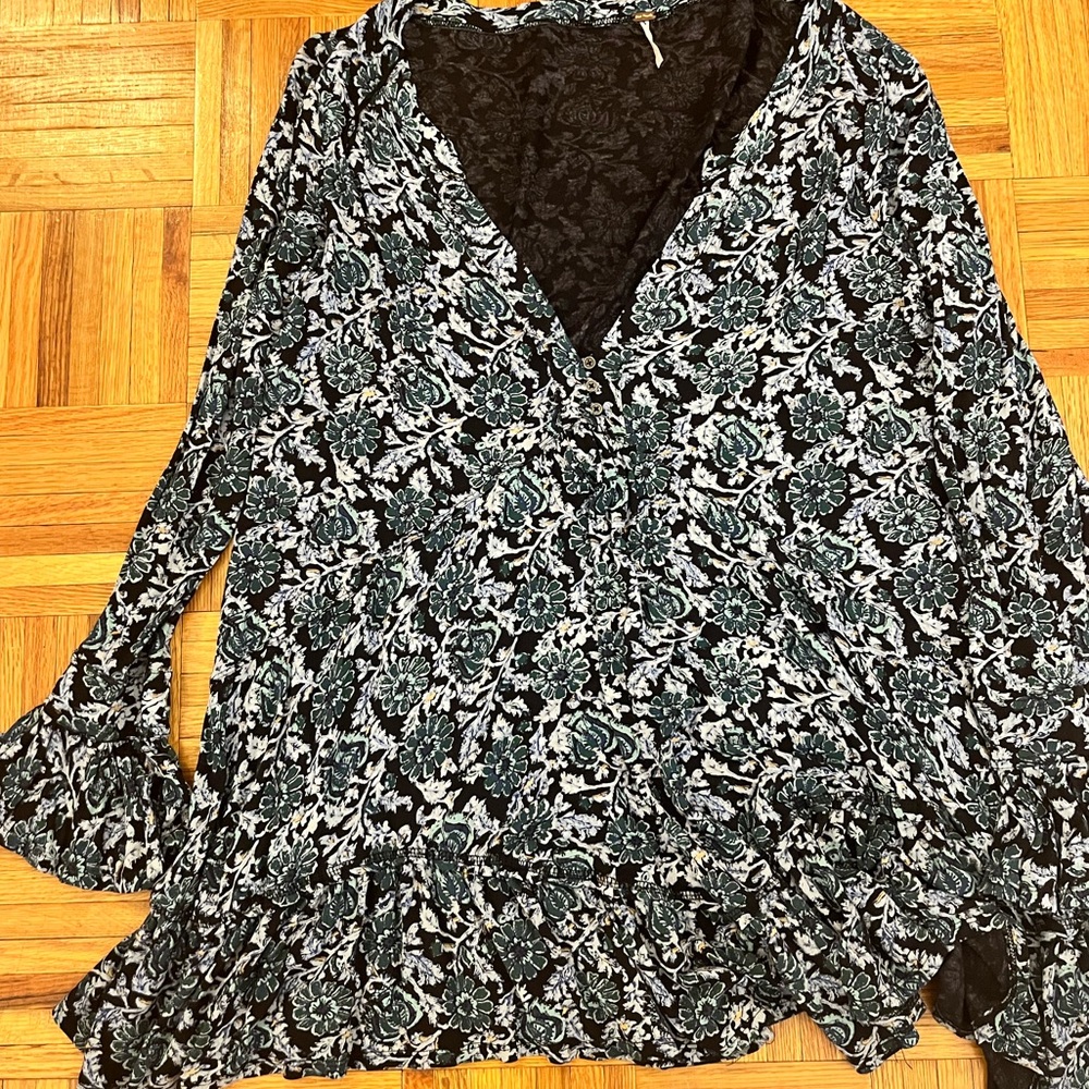 Free People floral tunic — Size M